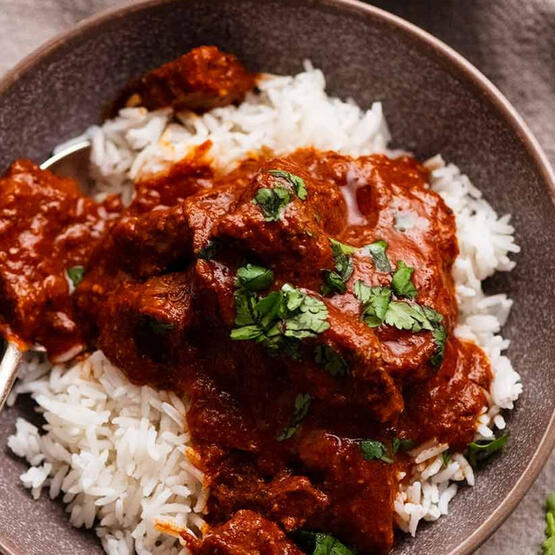 Mutton Vindaloo: A recipe from Thavnair, this spicy dish is made of dragon pepper, mutton, and served with a fragrant jasmine rice. Sure to warm you from the colds of Ishgard! { 🌶🌶🌶 }